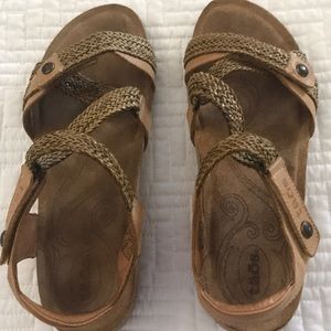 Taos sandals